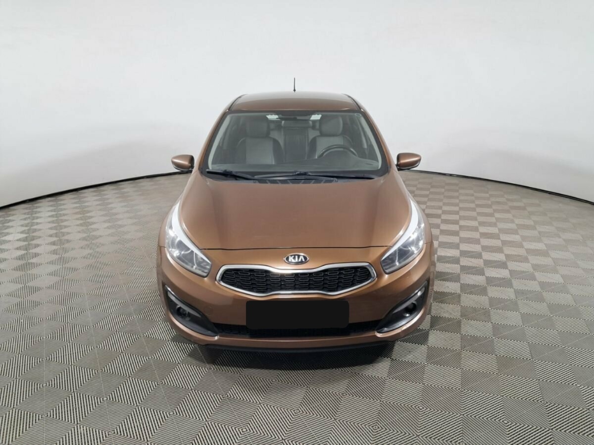 Kia Ceed II Рестайлинг, 2015, 2015 с пробегом 201 572 км Kia Ceed II Рестайлинг, 2015, 2015 с пробегом 201 572 км, цвет , цена - 585 000 руб., кузов -