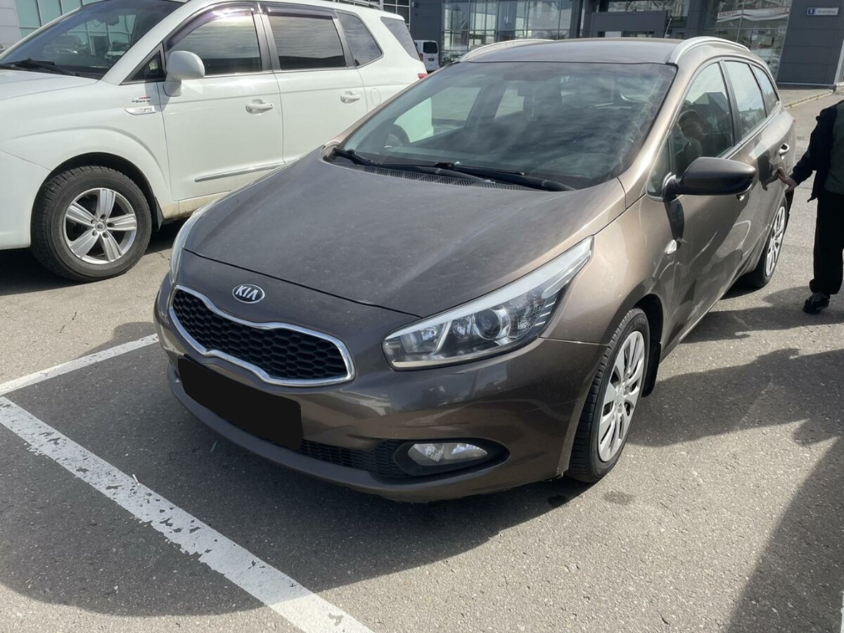 Kia Ceed II, 2013, 2013 с пробегом 136 327 км Kia Ceed II, 2013, 2013 с пробегом 136 327 км, цвет , цена - 746 850 руб., кузов -
