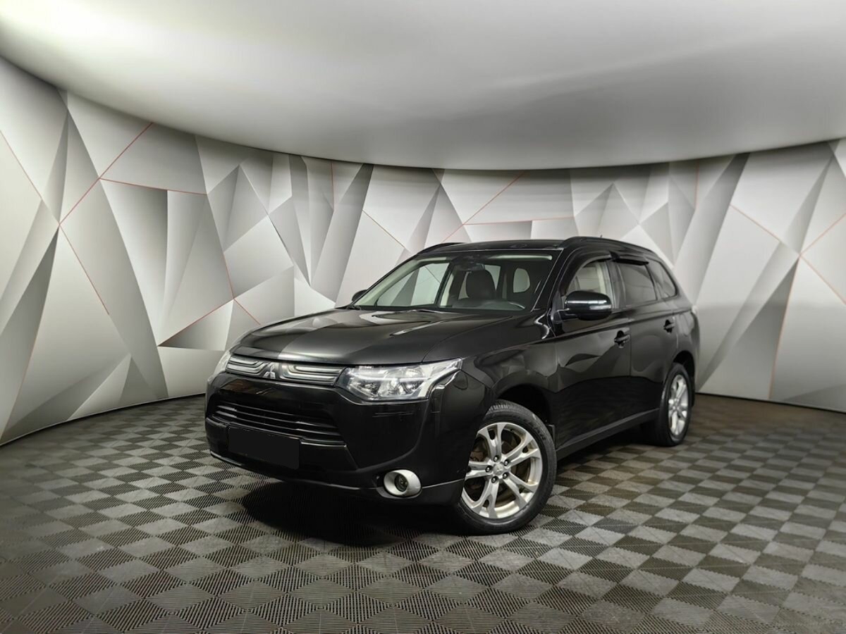Mitsubishi Outlander III, 2013, 2013 с пробегом 110 368 км Mitsubishi Outlander III, 2013, 2013 с пробегом 110 368 км, цвет , цена - 974 350 руб., кузов -