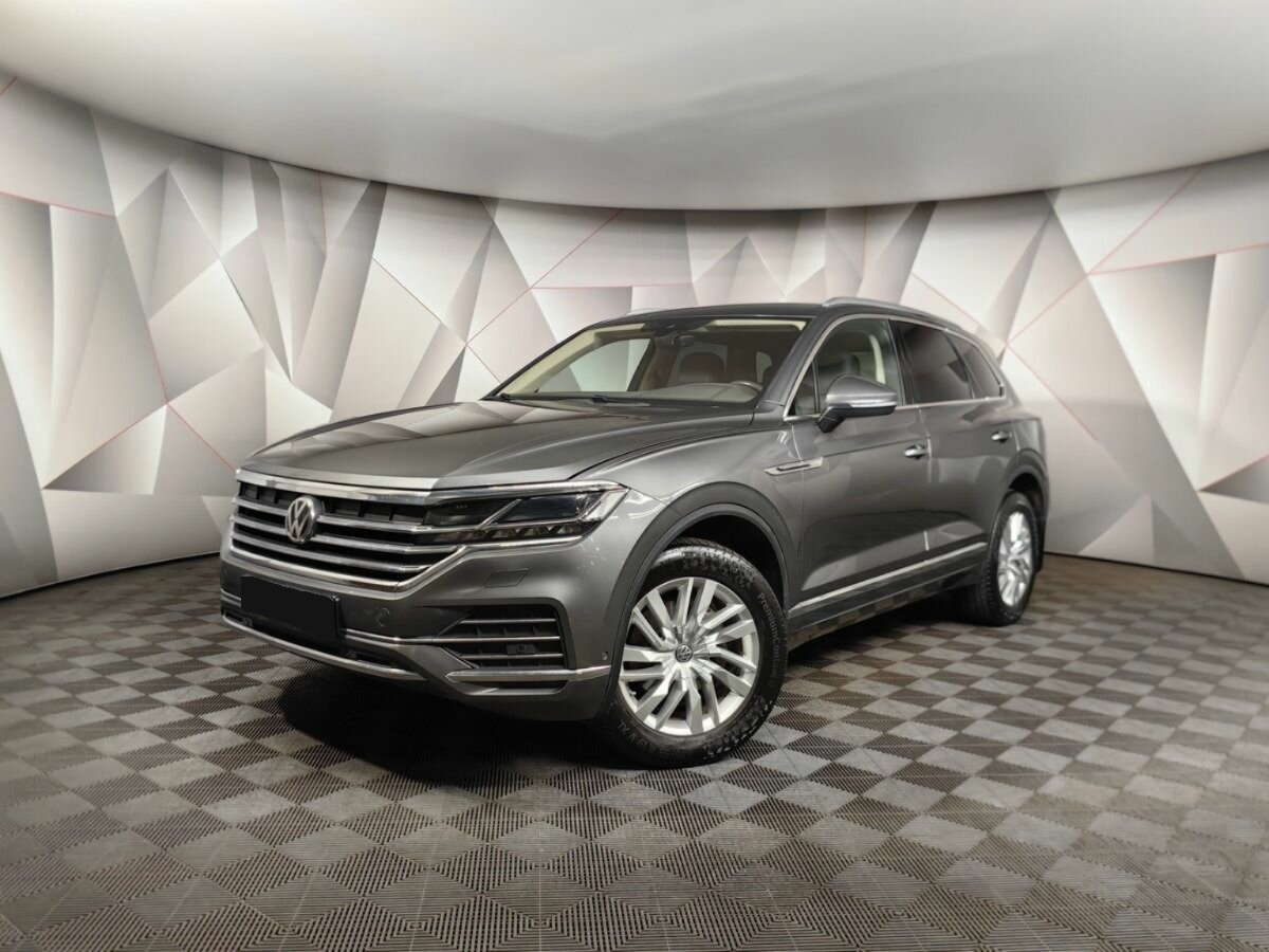 Volkswagen Touareg III, 2019, 2019 с пробегом 65 960 км Volkswagen Touareg III, 2019, 2019 с пробегом 65 960 км, цвет , цена - 3 600 000 руб., кузов -