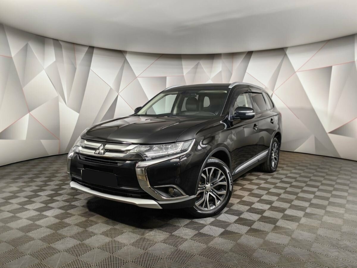 Mitsubishi Outlander III Рестайлинг 2, 2015, 2015 с пробегом 240 731 км Mitsubishi Outlander III Рестайлинг 2, 2015, 2015 с пробегом 240 731 км, цвет , цена - 889 850 руб., кузов -