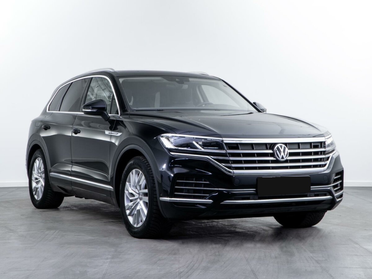 Volkswagen Touareg III, 2019, 2019 с пробегом 72 415 км Volkswagen Touareg III, 2019, 2019 с пробегом 72 415 км, цвет , цена - 3 988 355 руб., кузов -